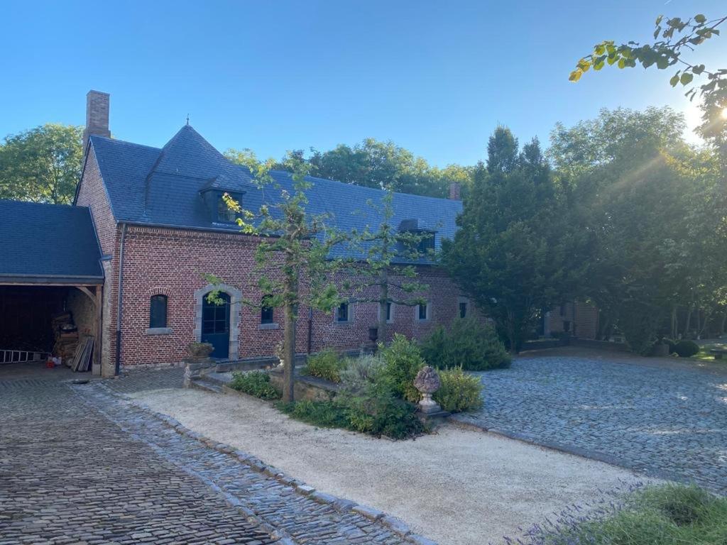 Les Confidences De Messire Sanglier, Stylished Guest Houses Beauraing Zewnętrze zdjęcie